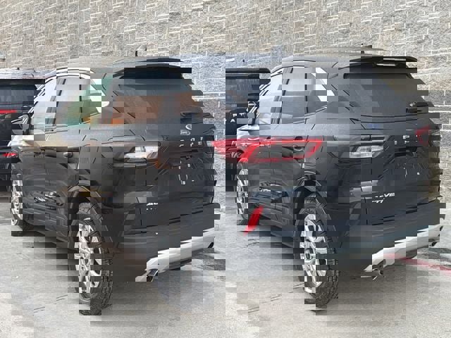 Used 2023 Ford Escape Active w/ Cold Weather Package FWD image 9