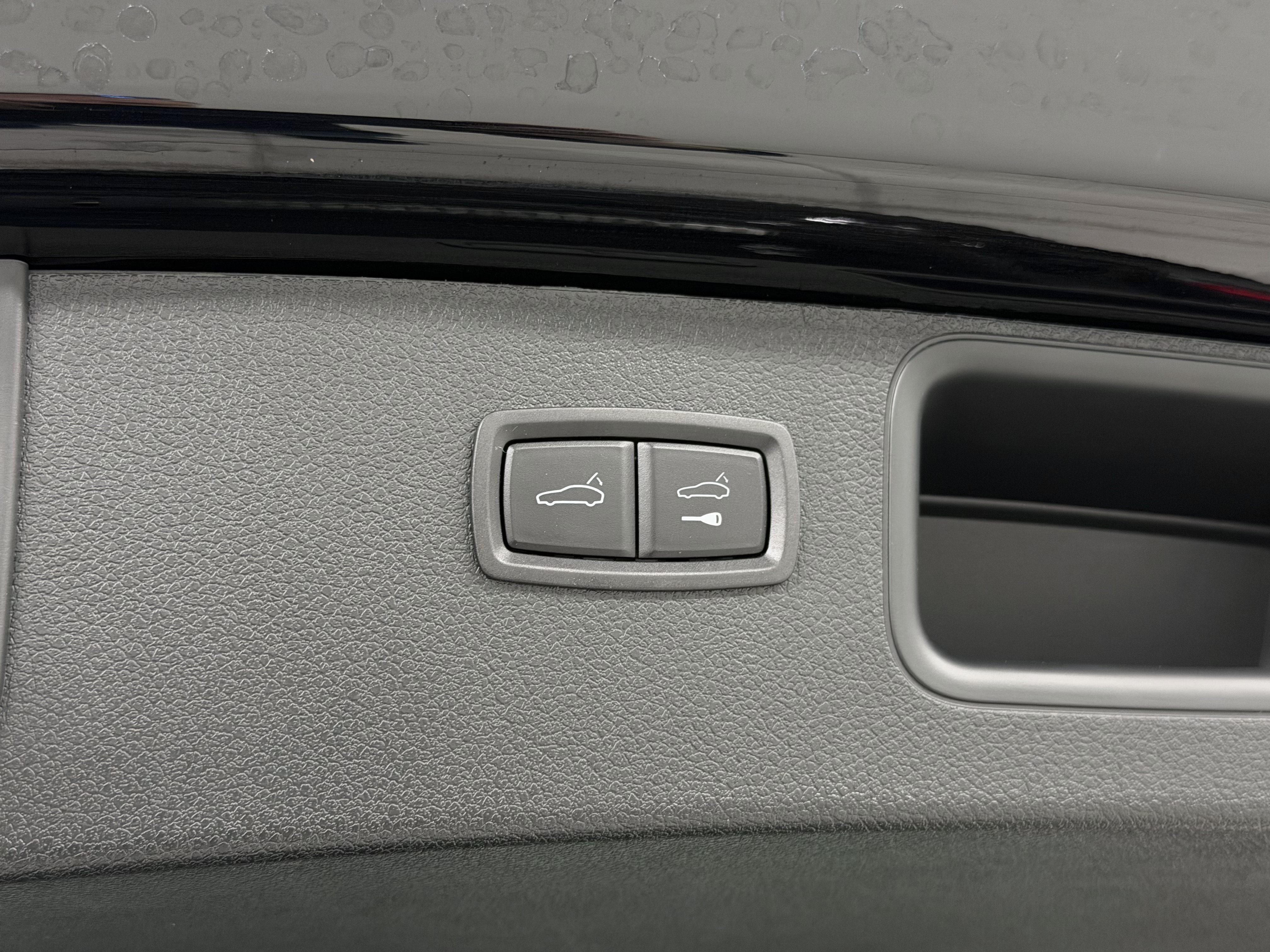 Certified 2025 Porsche Macan AWD/4WD image 62