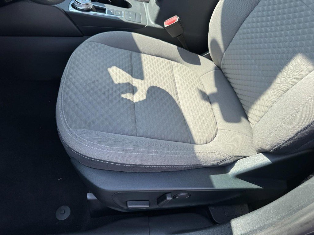 Used 2020 Ford Escape SE FWD image 14