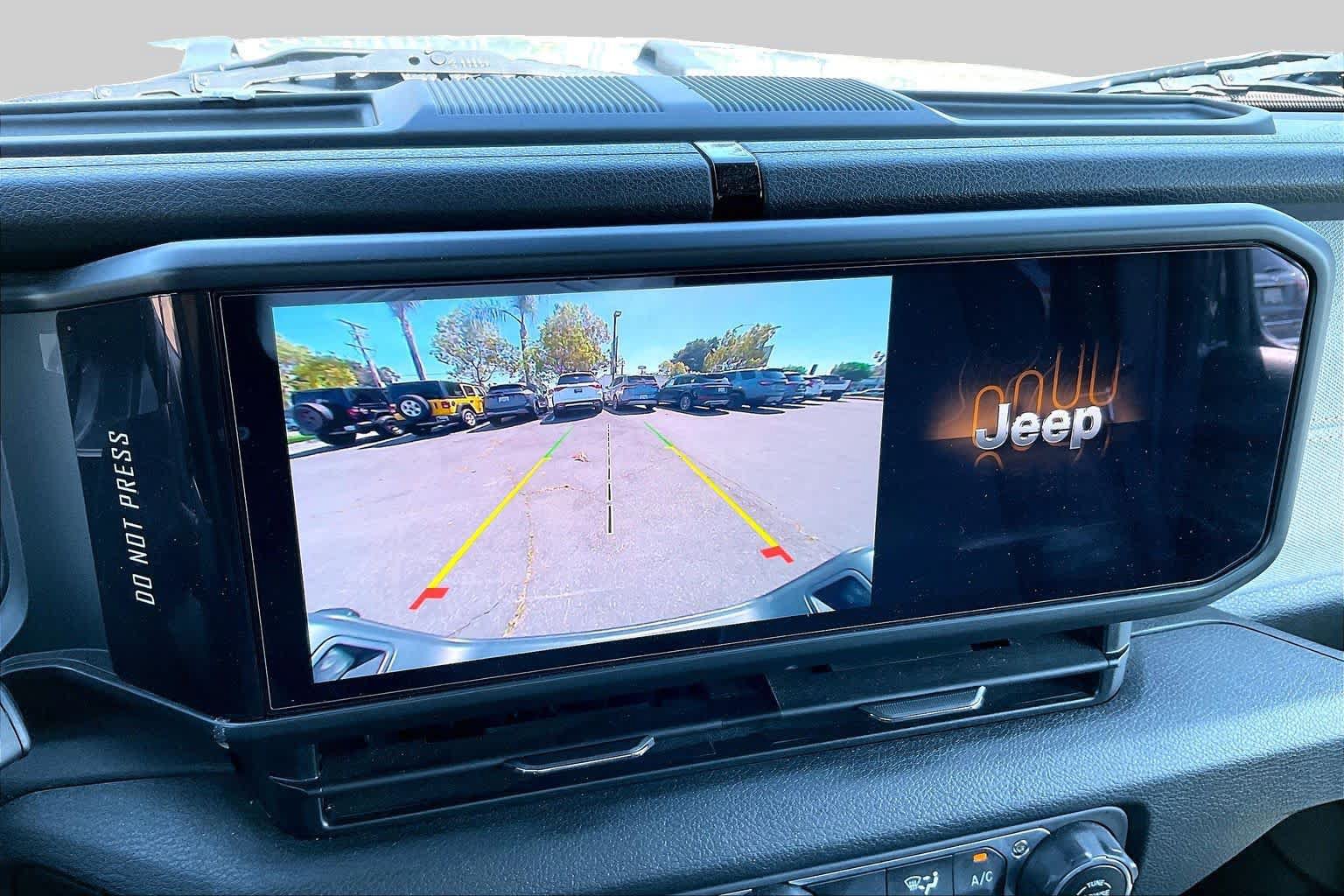 Used 2025 Jeep Gladiator Sport AWD/4WD image 24
