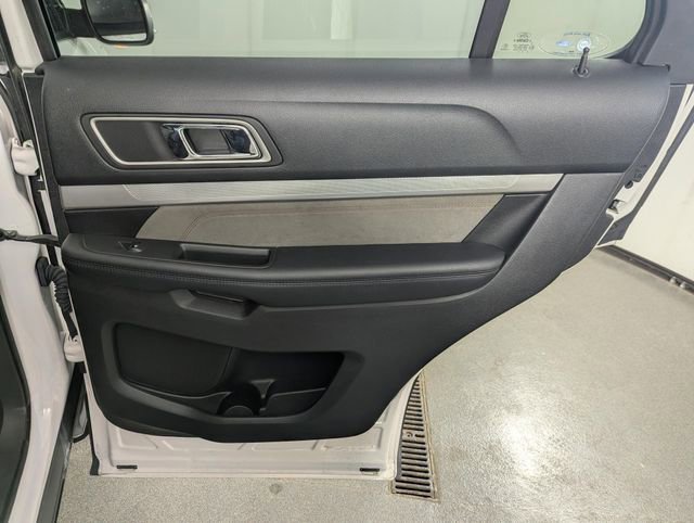Used 2017 Ford Explorer XLT w/ Equipment Group 202A image 17
