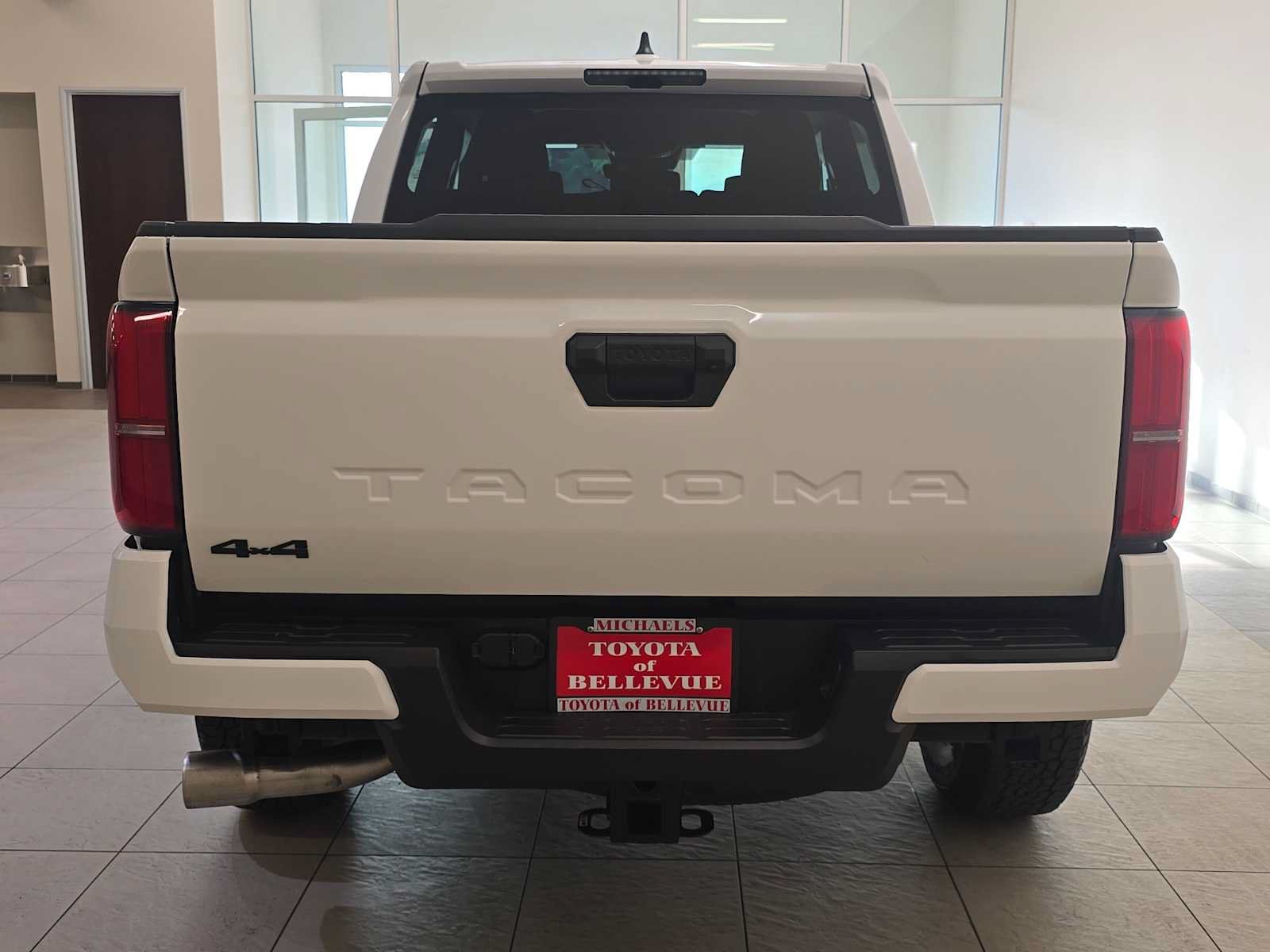 Certified 2025 Toyota Tacoma TRD Off-Road AWD/4WD image 5