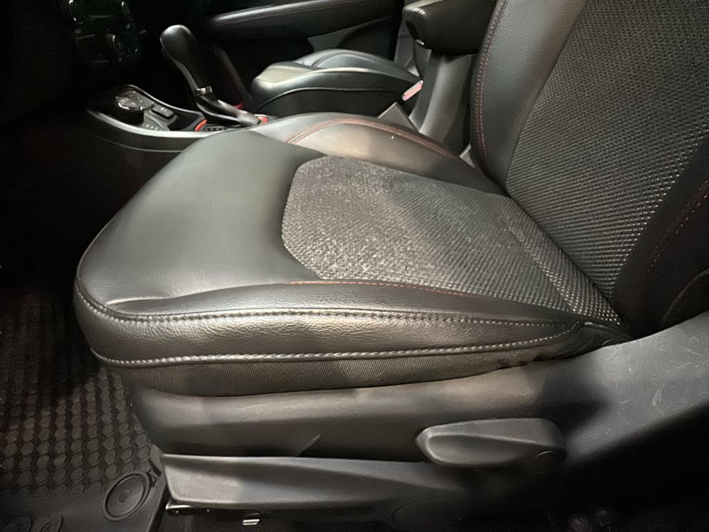 Used 2019 Jeep Compass Trailhawk w/ Cold Weather Group AWD/4WD image 12