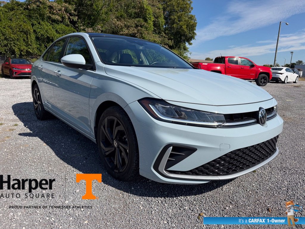 Used 2025 Volkswagen Jetta SE w/ Sunroof Package FWD image 7