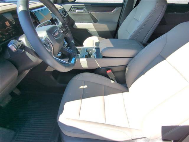 Used 2026 GMC Acadia Elevation w/ Elevation Premium Package FWD image 15