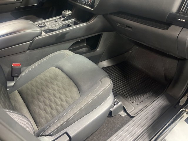 Used 2023 Nissan Pathfinder S image 21