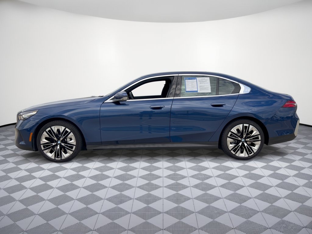 Used 2026 BMW 530i RWD image 2