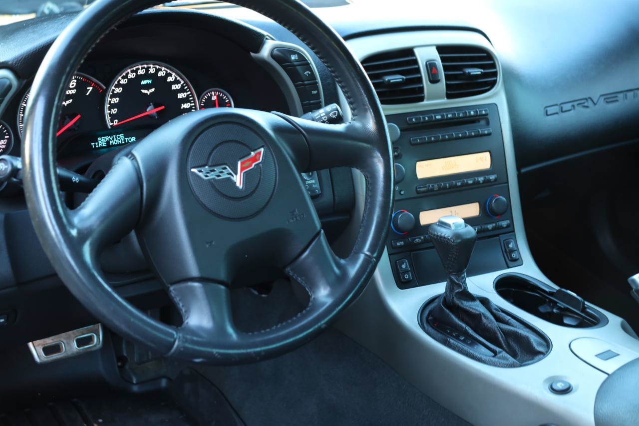 Used 2005 Chevrolet Corvette Coupe w/ Preferred Equipment Group RWD image 8