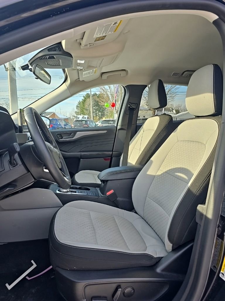 Used 2023 Ford Escape Active image 12