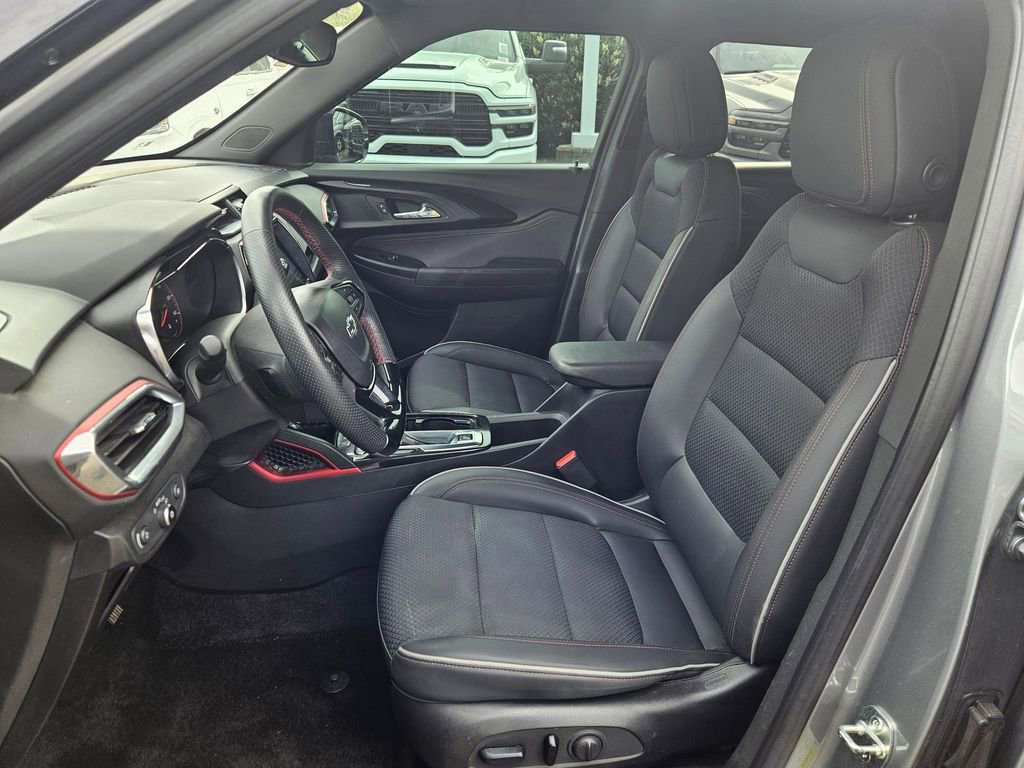 Used 2023 Chevrolet TrailBlazer RS w/ Convenience Package AWD/4WD image 12