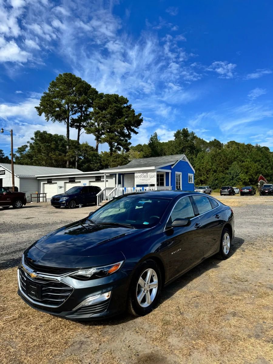 Used 2020 Chevrolet Malibu LS image 3