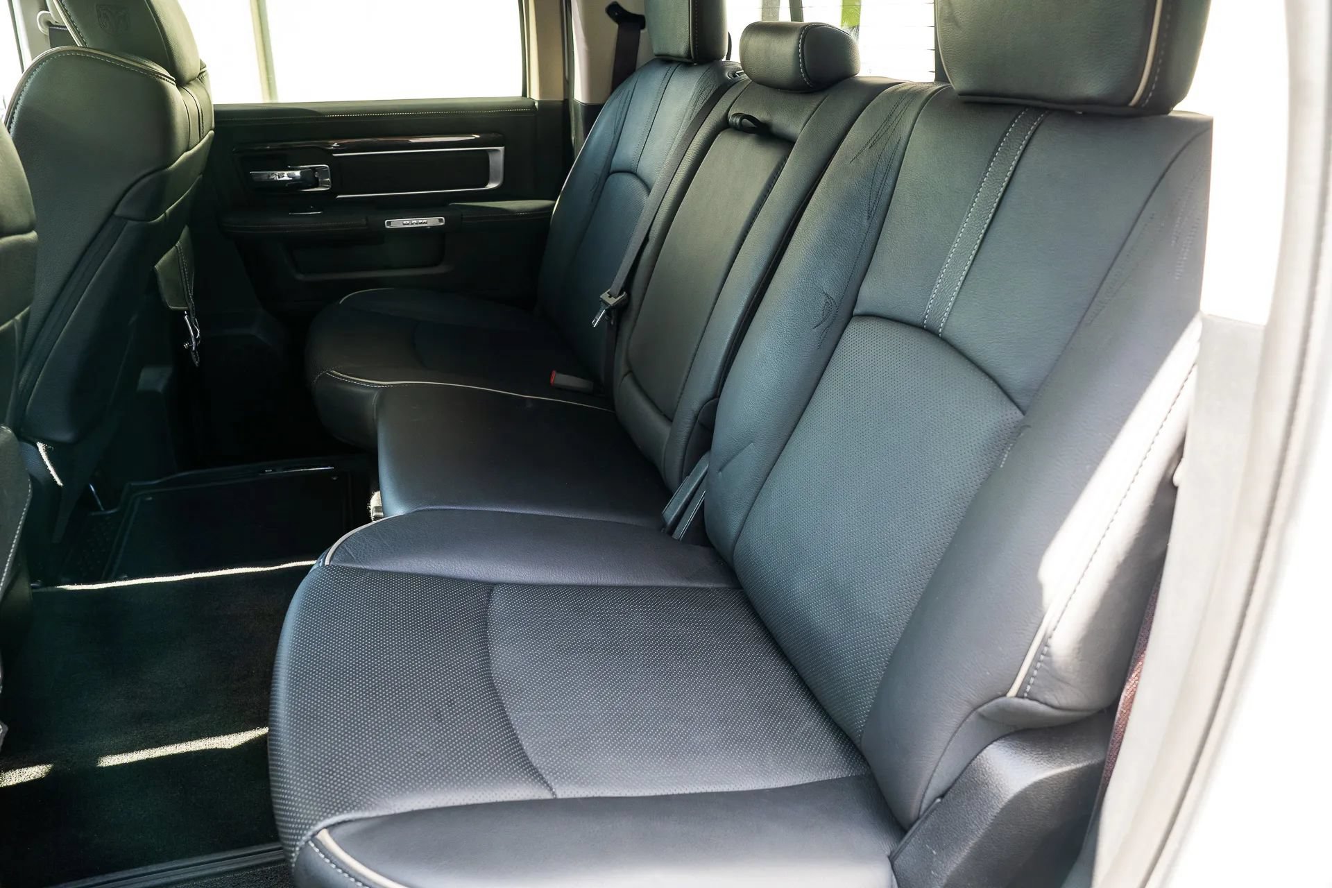 Used 2015 RAM 2500 Limited AWD/4WD image 29