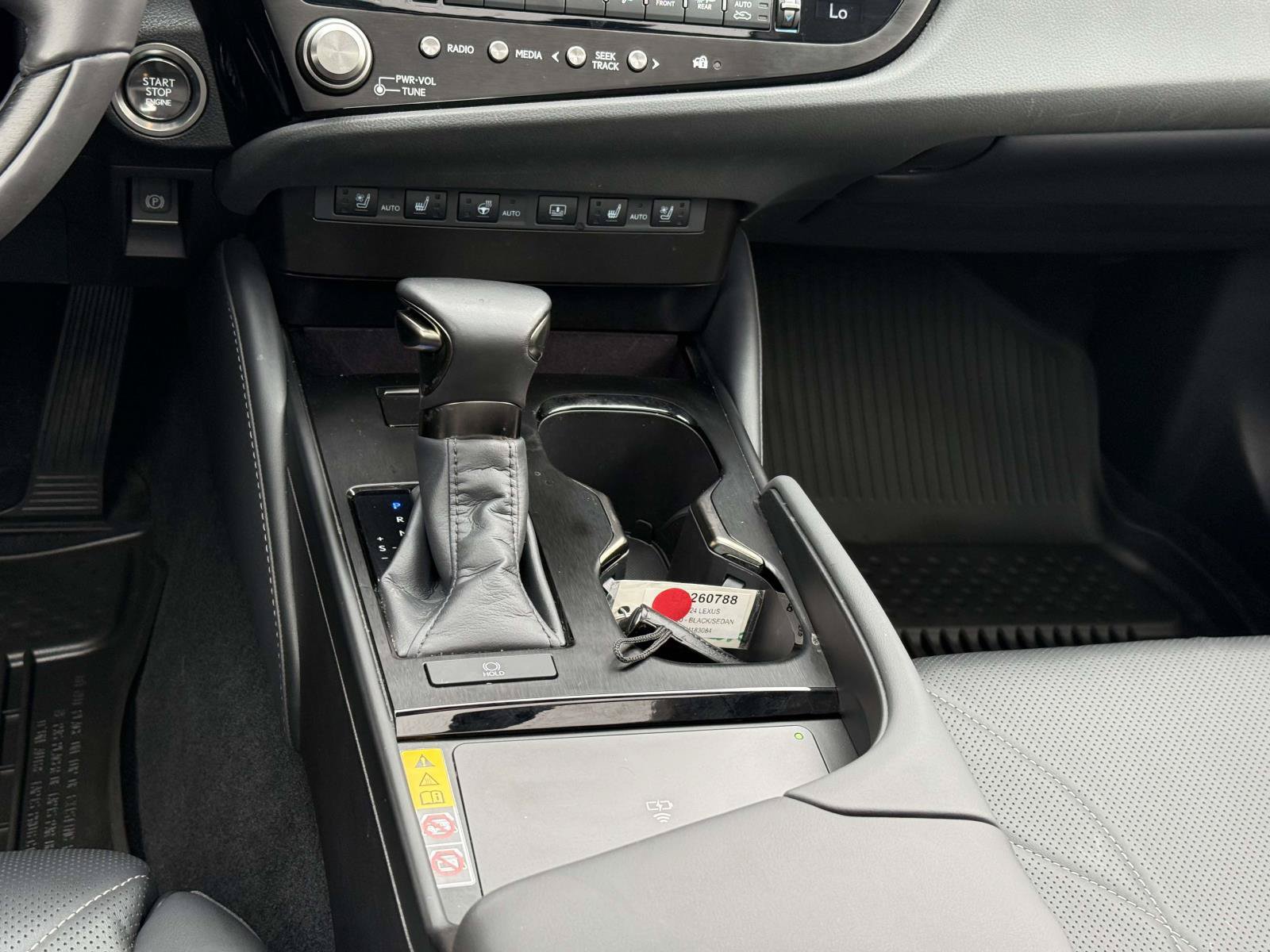Used 2024 Lexus ES 350 Ultra Luxury w/ Accessory Package (Z2) FWD image 19