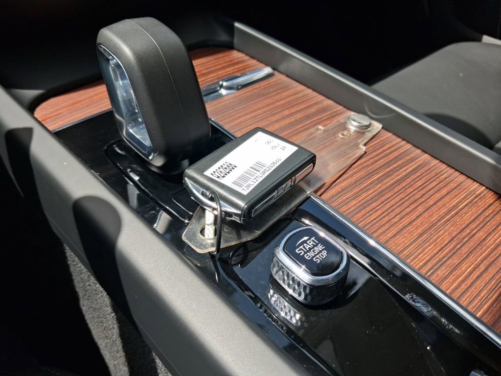 Used 2024 Volvo S60 B5 Plus AWD/4WD image 23