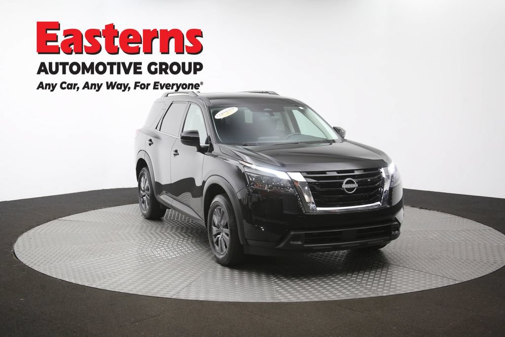 Used 2025 Nissan Pathfinder SV FWD image 52