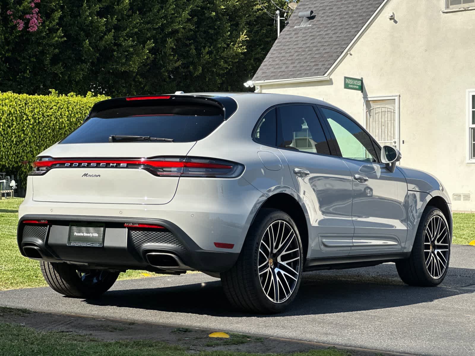 New 2026 Porsche Macan AWD/4WD image 8