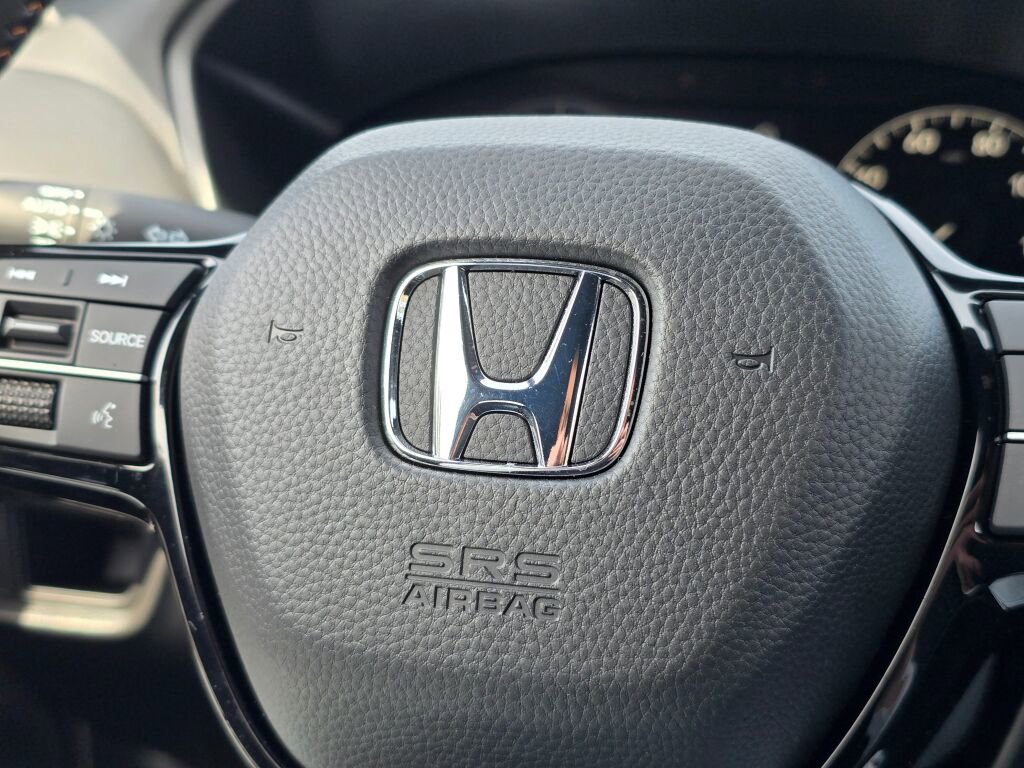 Certified 2025 Honda HR-V Sport image 27