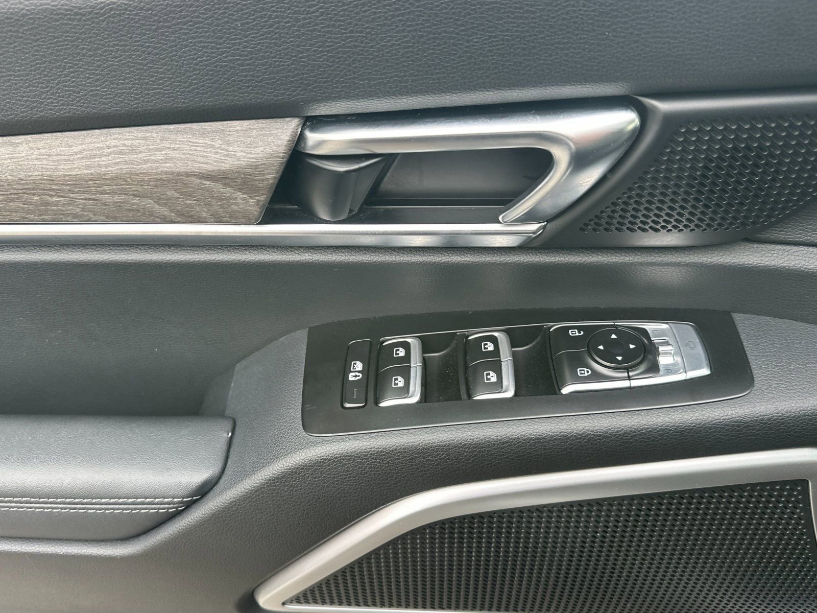 Used 2022 Kia Telluride EX image 11