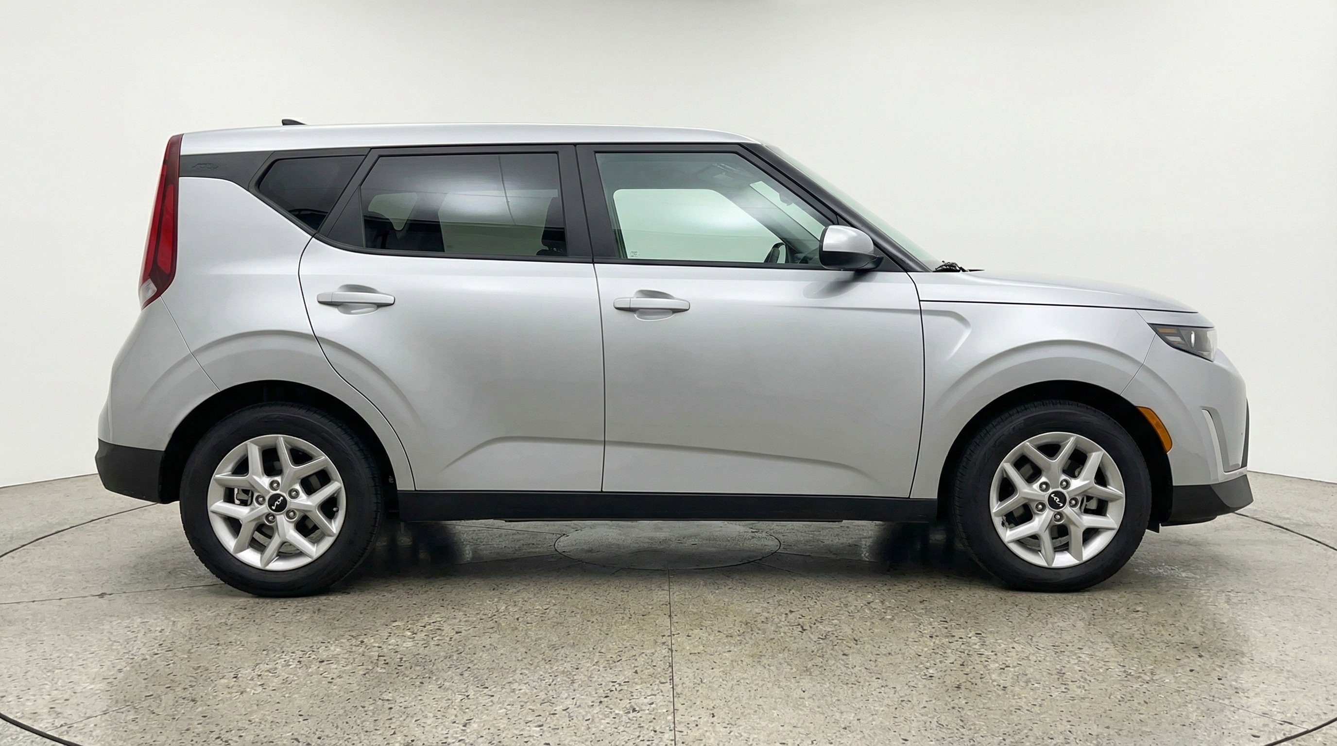 Used 2025 Kia Soul LX w/ LX Technology Package image 11