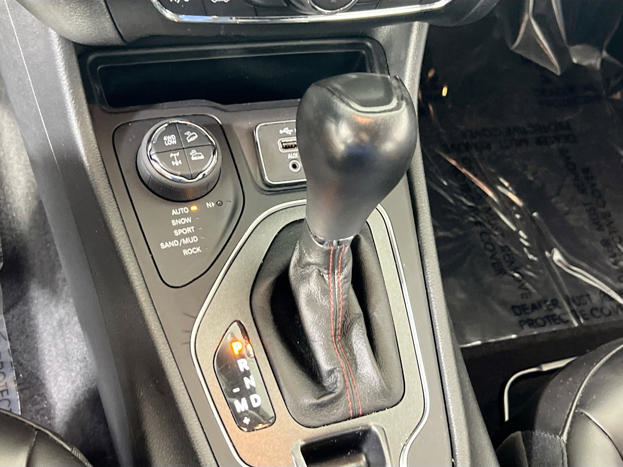 Used 2022 Jeep Cherokee Trailhawk image 16