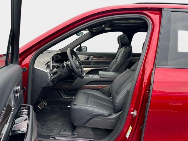 Certified 2026 Cadillac Vistiq Sport w/ LPO, Floor Liner Package AWD/4WD image 22