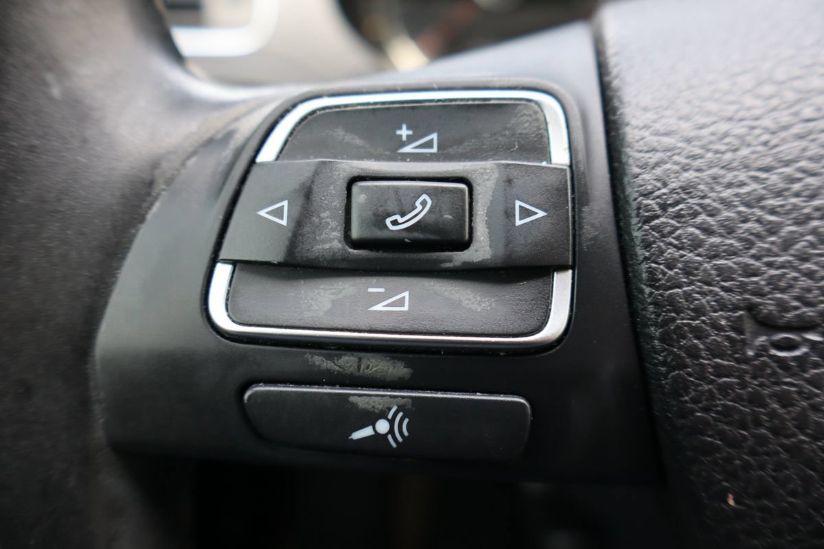 Used 2012 Volkswagen Jetta SEL FWD image 30