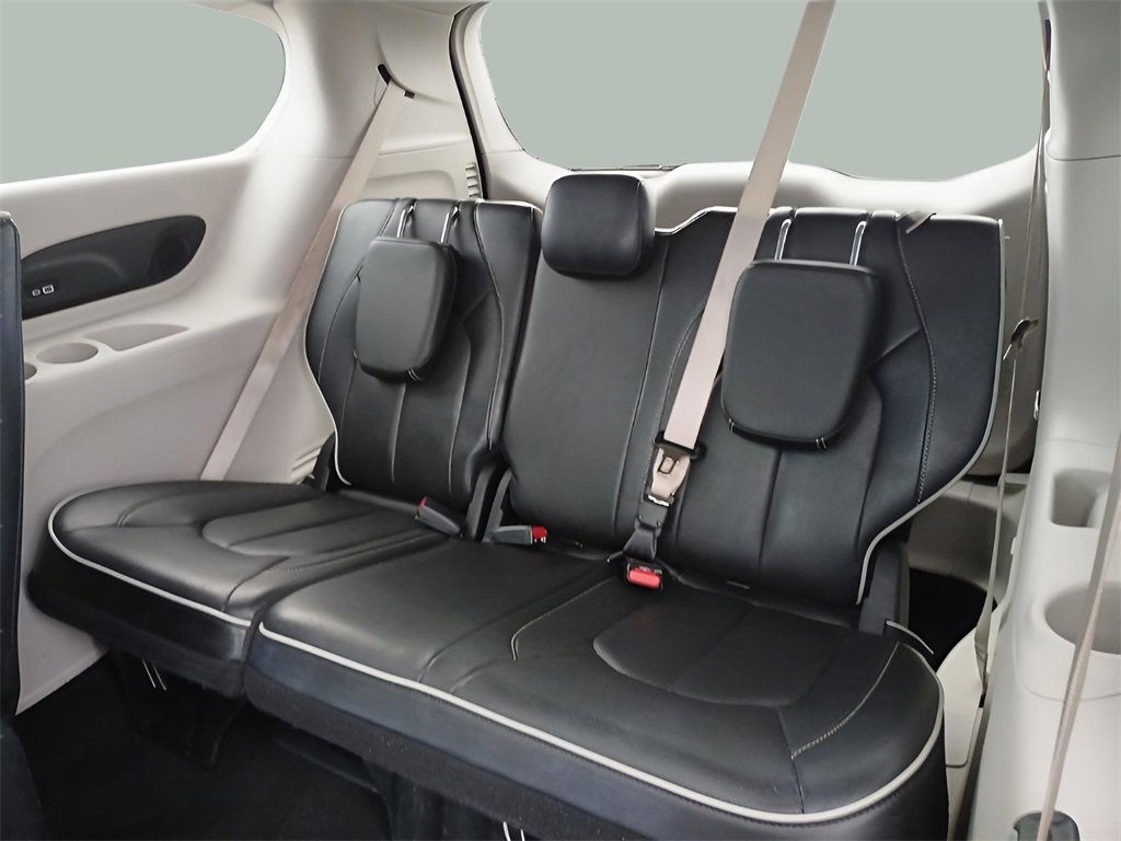 Used 2023 Chrysler Pacifica Limited image 27