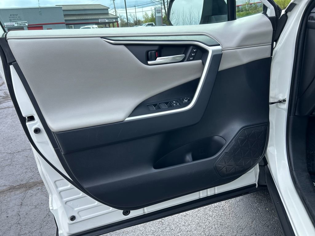 Used 2019 Toyota RAV4 Limited w/ All Weather Liner Package image 18