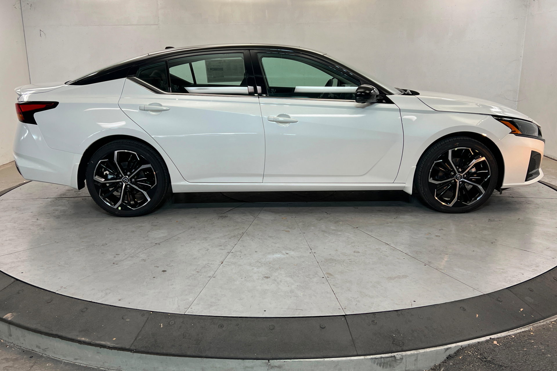 New 2026 Nissan Altima 2.5 SR image 6