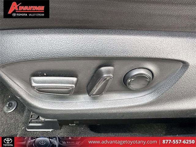 Certified 2019 Toyota Camry LE image 19