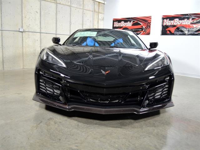 New 2025 Chevrolet Corvette E-Ray w/ ZER Performance Package image 3