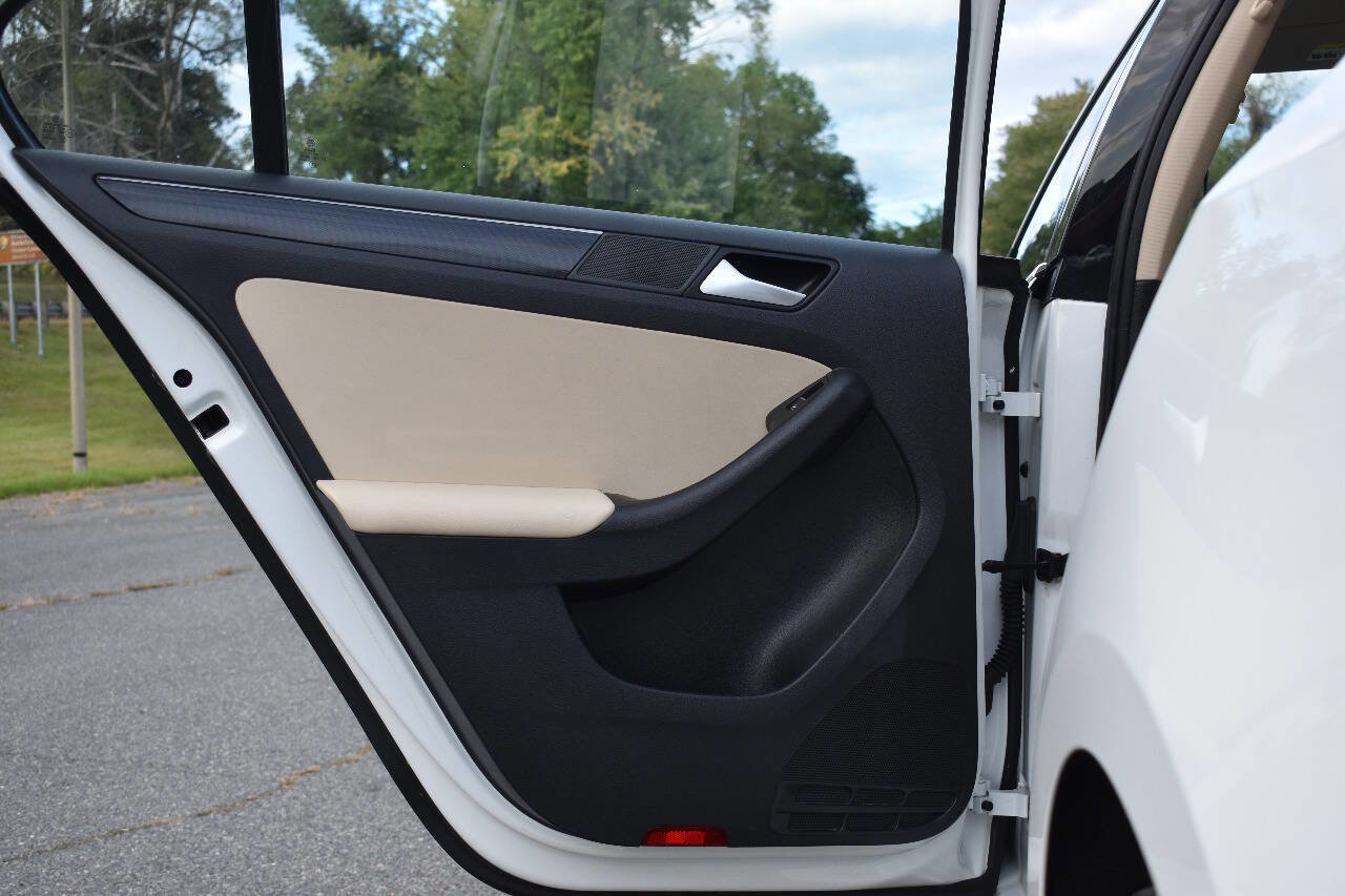 Used 2016 Volkswagen Jetta SEL image 10