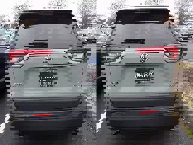 Used 2020 Toyota RAV4 XLE image 7