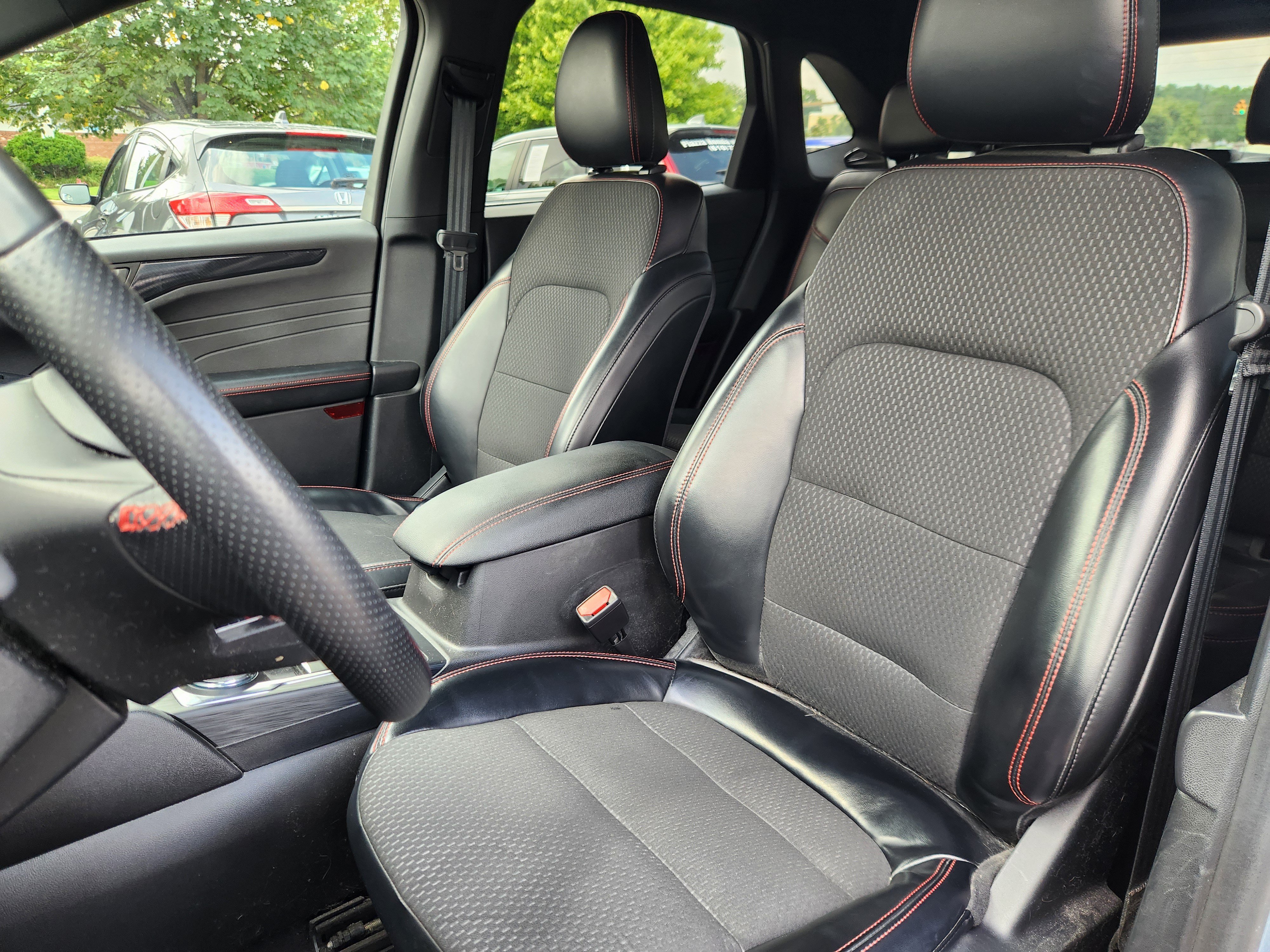 Used 2024 Ford Escape ST-Line w/ Tech Pack #1 FWD image 7