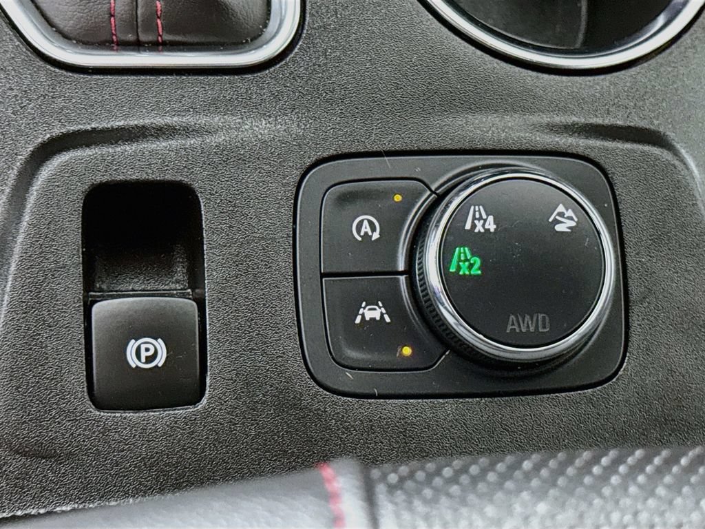 Used 2023 Chevrolet Traverse RS AWD/4WD image 13