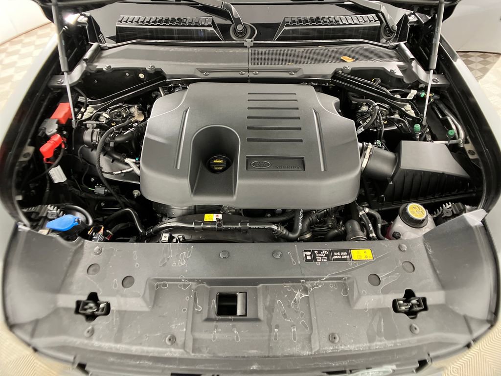 Used 2025 Land Rover Defender 110 X image 31