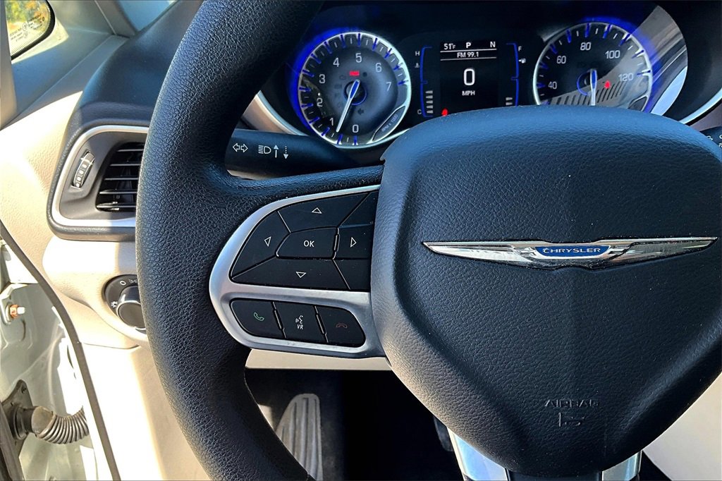 Used 2019 Chrysler Pacifica L image 7