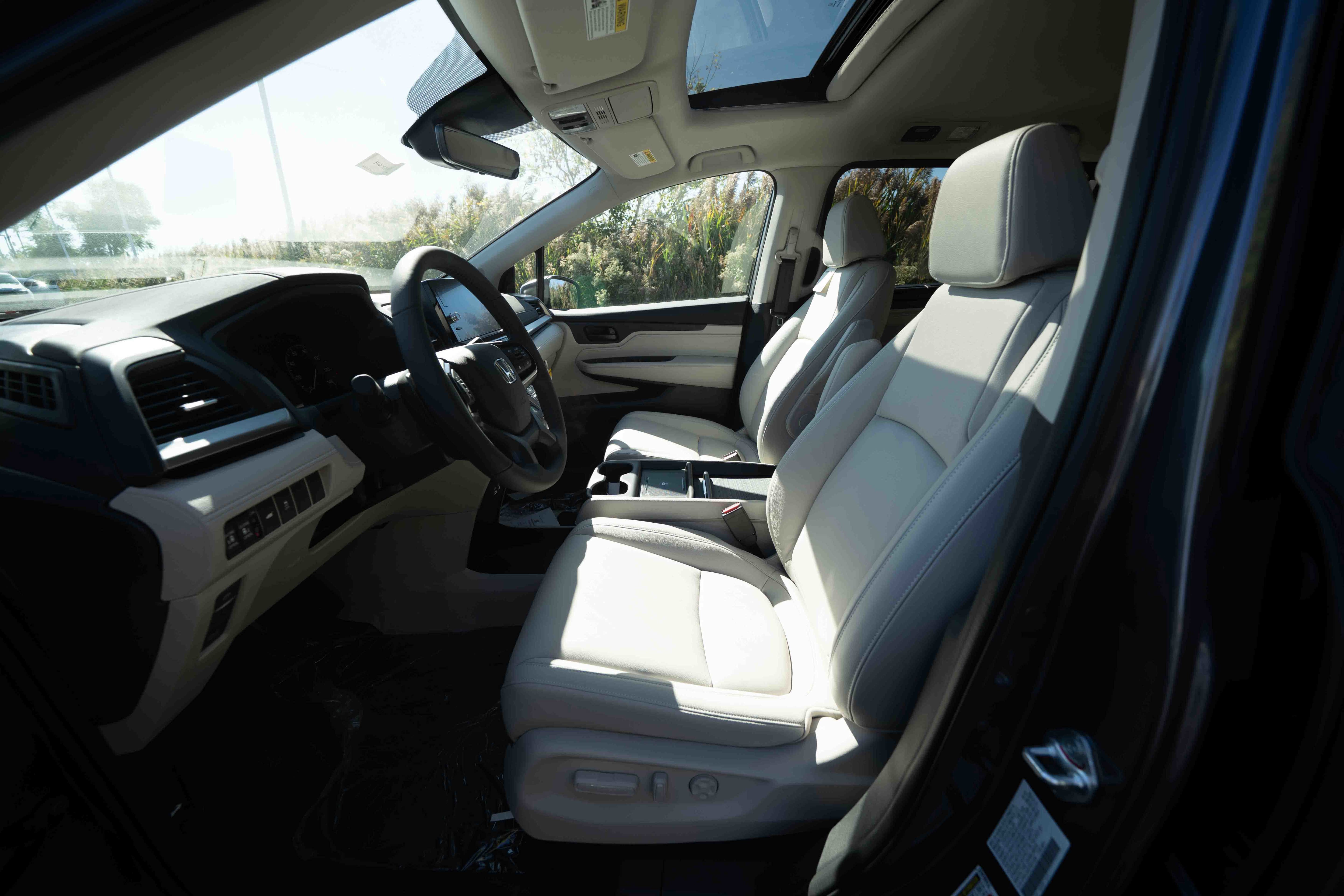 New 2026 Honda Odyssey EX-L image 9