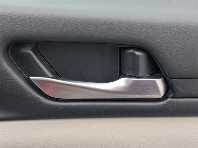 Used 2025 Nissan Altima 2.5 SV image 32