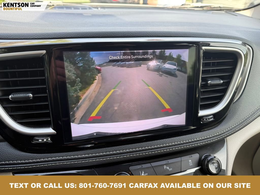 Used 2024 Chrysler Pacifica Select image 26