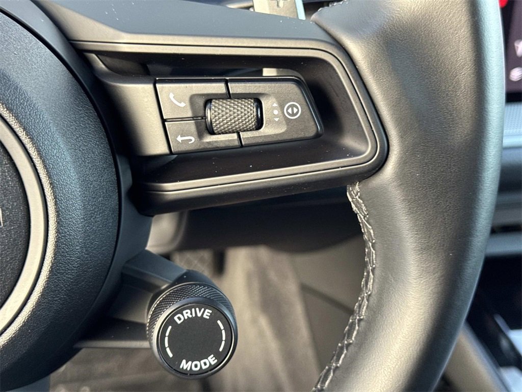 Used 2024 Porsche Cayenne Base image 26