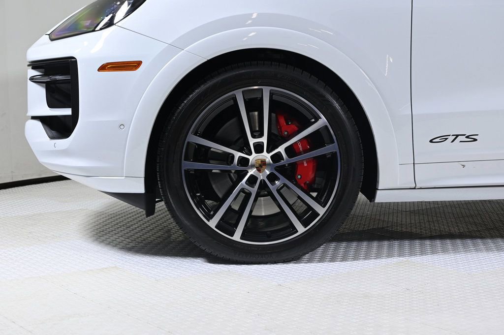 Certified 2025 Porsche Cayenne GTS image 27