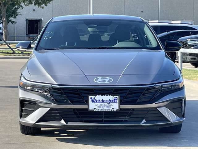 Used 2025 Hyundai Elantra Sport FWD image 6