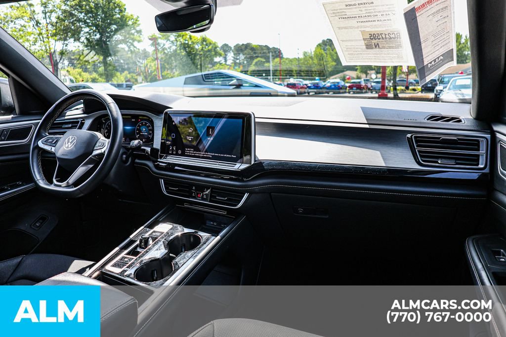 Used 2024 Volkswagen Atlas Cross Sport SE FWD image 31