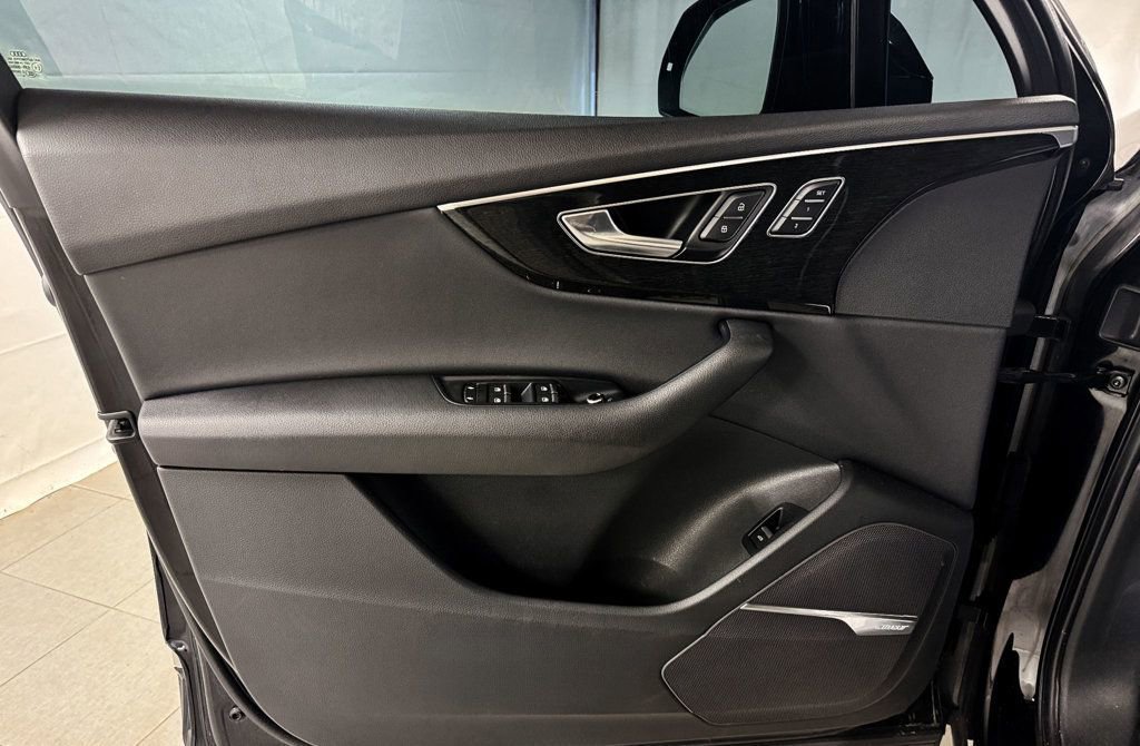 Used 2020 Audi Q7 3.0T Premium Plus image 14