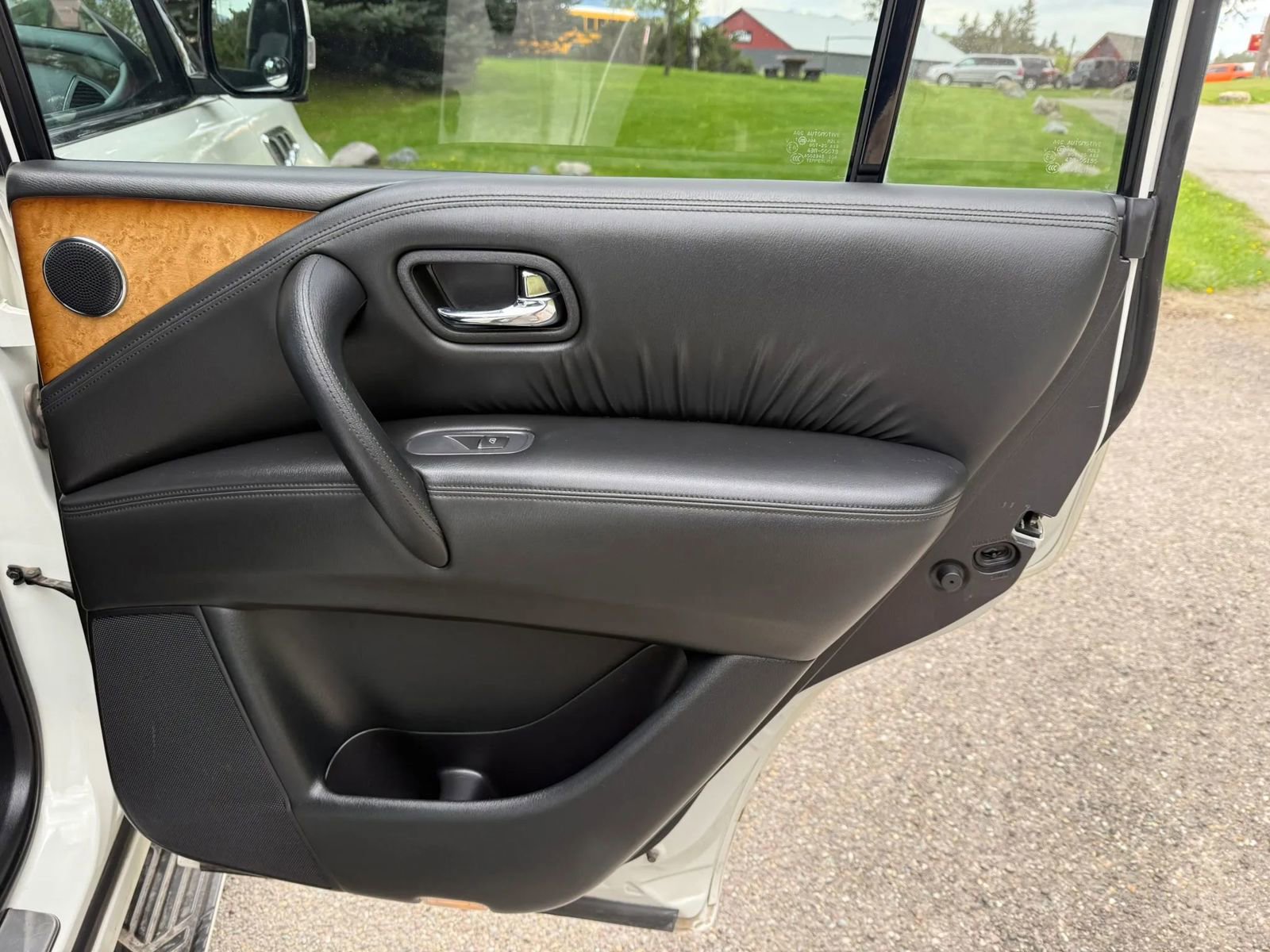 Used 2013 INFINITI QX56 4WD w/ Theater Pkg image 14