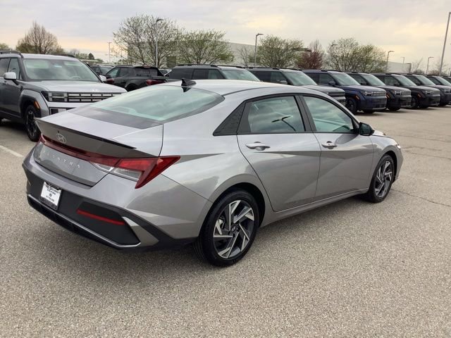 Certified 2025 Hyundai Elantra Sport w/ Cargo Package FWD image 5