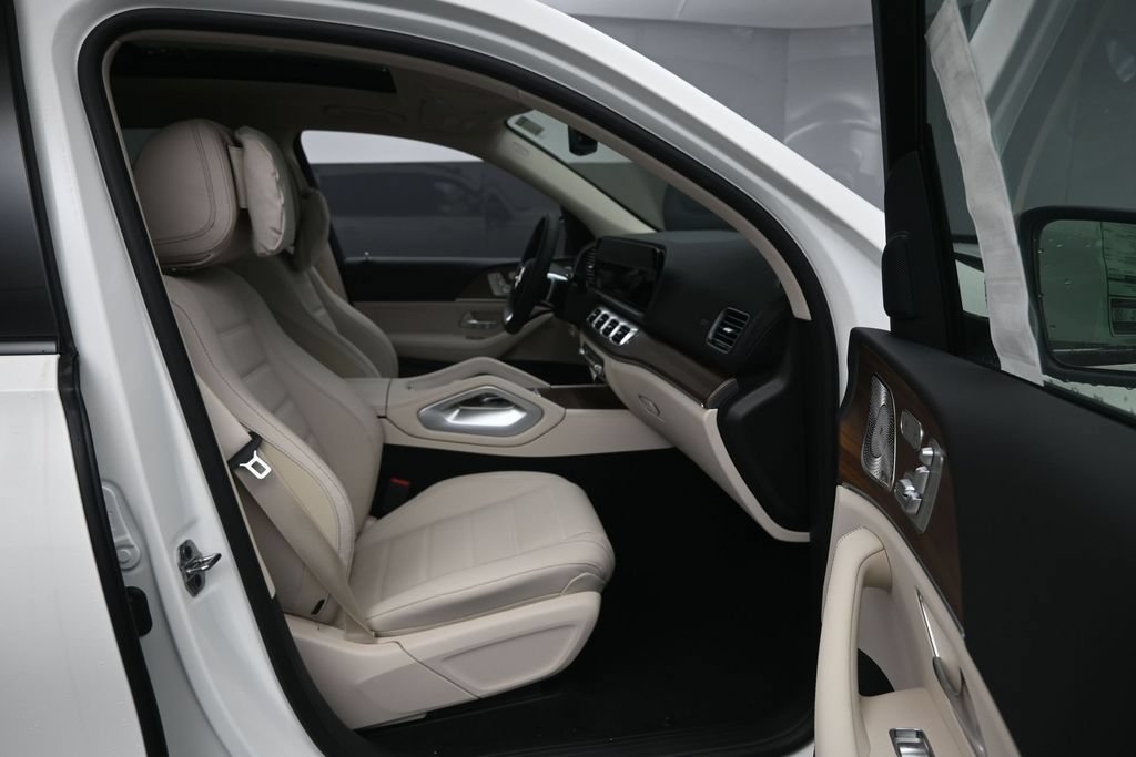 New 2026 Mercedes-Benz GLS 450 4MATIC image 25