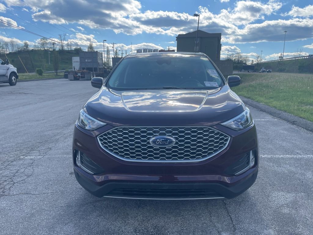 Used 2024 Ford Edge SEL w/ Convenience Package image 2