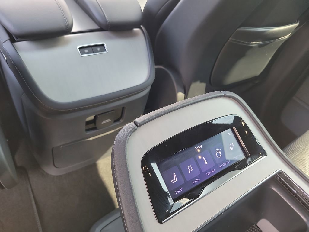 Used 2025 Lincoln Navigator Reserve w/ Jet Appearance Package image 16